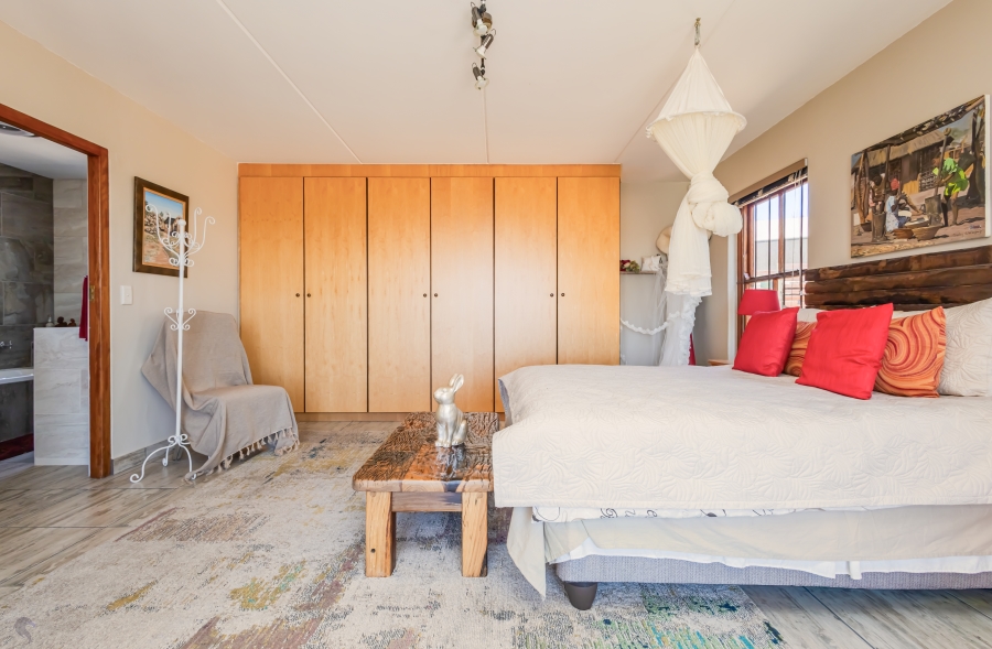 5 Bedroom Property for Sale in Long Acres Country Estate Western Cape